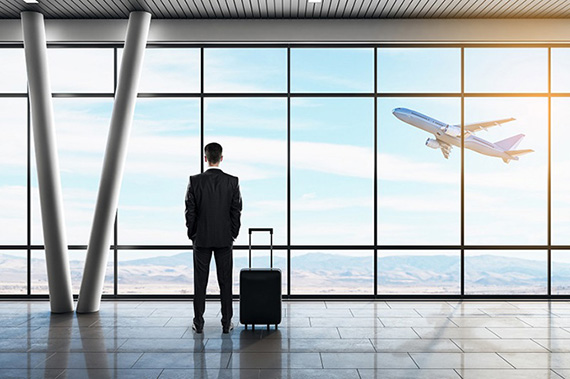 楽天カードで使える空港ラウンジはどこ?カードの種類ごとに特典を紹介