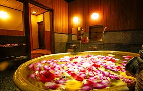 3つのお花やフルーツの貸切風呂は無料で利用可能♪お風呂は圧巻のお客様の声4.5つ星!
