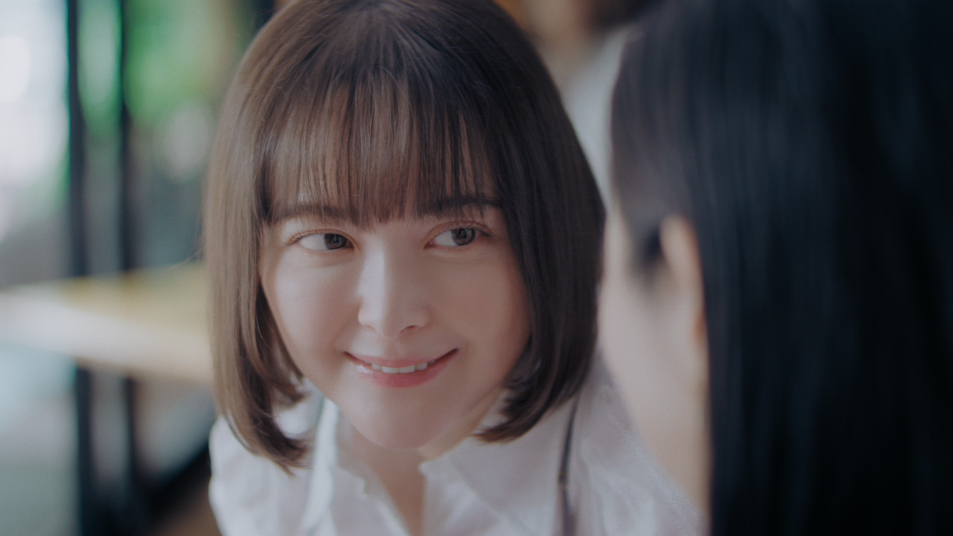 玉城ティナさん新CMの左の画像