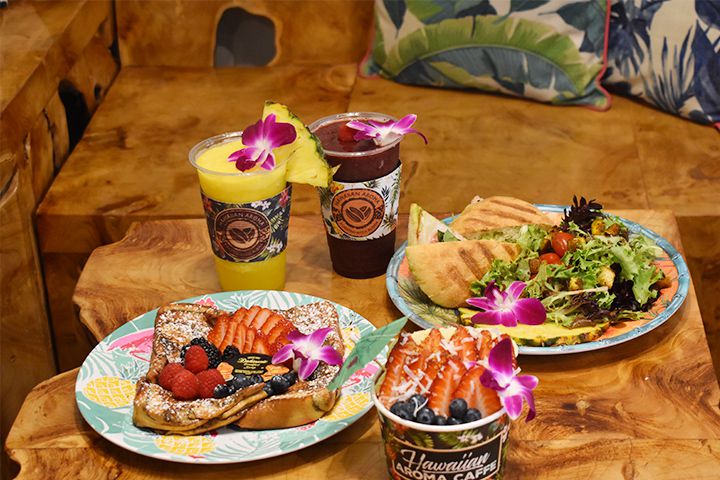 ハワイ感たっぷりで絵になる空間 Hawaiian Aroma Caffeで優雅なコーヒーブレイクを 楽天カード