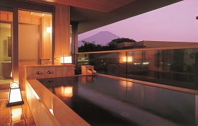日本庭園と富士山絶景と特別な空間の中で過ごす寛ぎの時 選べるお食事スタイルとおもてなしでお出迎え