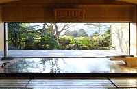 わずか六室にだけ許される贅沢な癒しのひとときを専用露天風呂でゆっくりと